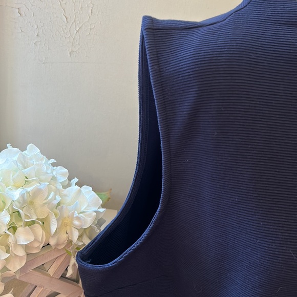 Talbots navy blue sleeveless button accent blouse Size XL New - Picture 4 of 9